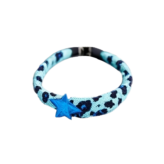 Elegante diadema azul real.