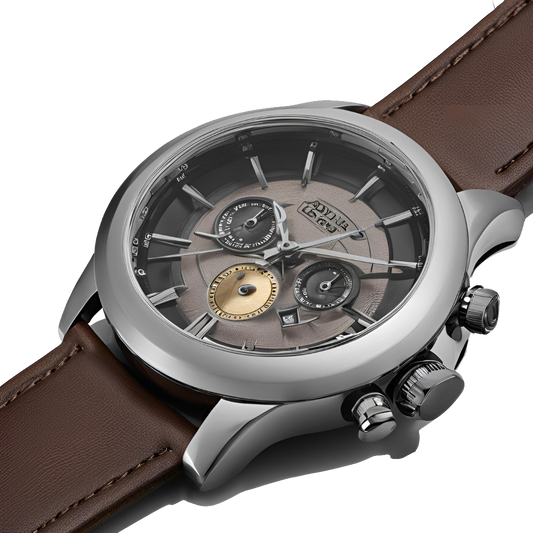 Reloj clásico atemporal de cuero marrón para hombre.