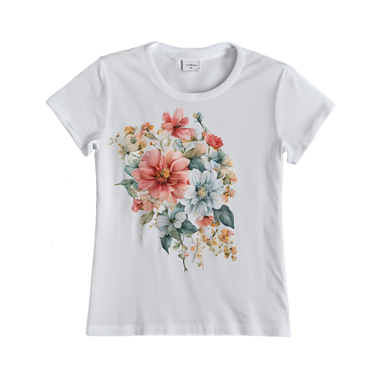 Camiseta blanca con estampado floral.